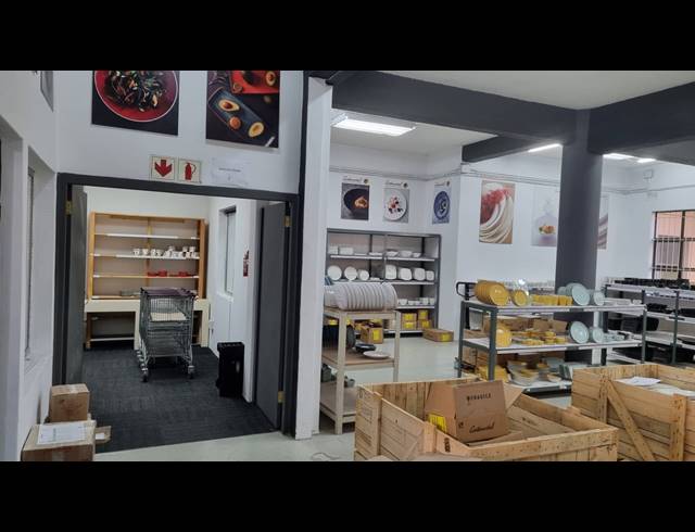 288M² MINI FACTORY TO LET IN SALT RIVER